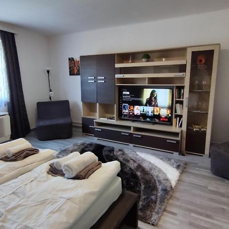 Freedom-Fehervar Apartman Szekesfehervar Exterior photo