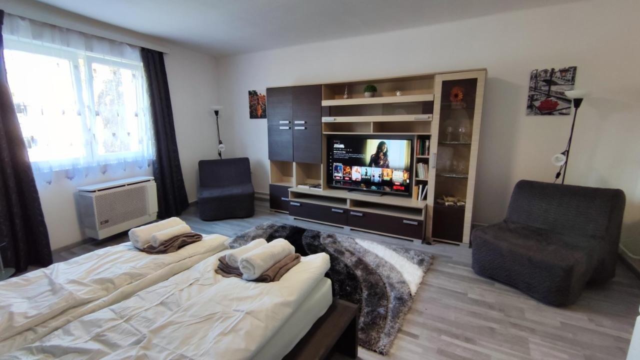 Freedom-Fehervar Apartman Szekesfehervar Exterior photo